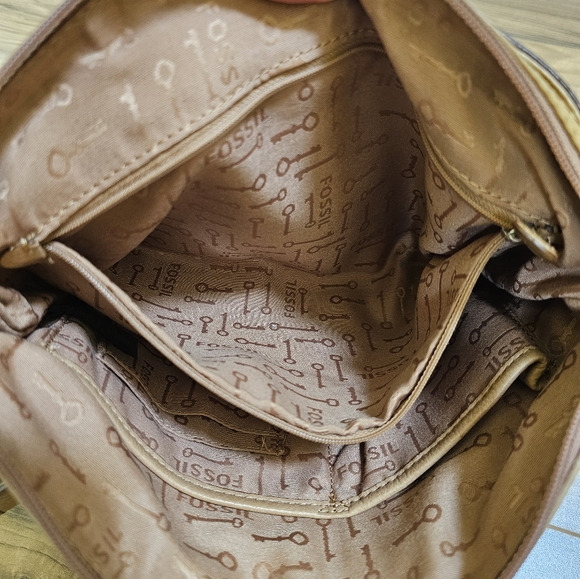 Vintage Fossil Crossbody - Picture 7 of 17